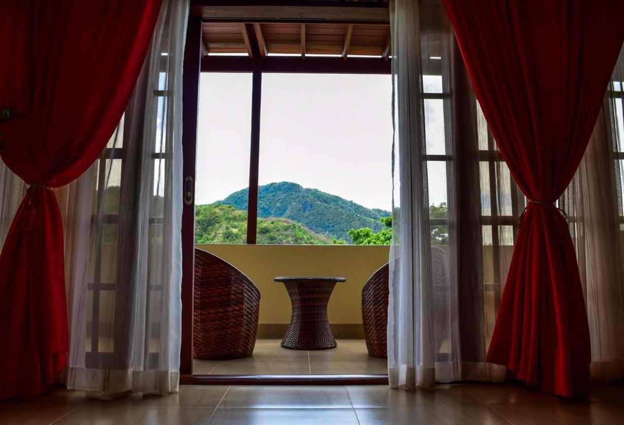 Tribal Hills Mountain Resort Puerto Galera Luaran gambar